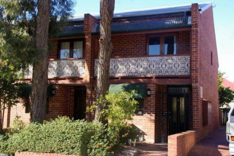 Barker Road - Sydneys Hotel 0