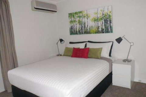 Barker Road - Sydneys Hotel 3