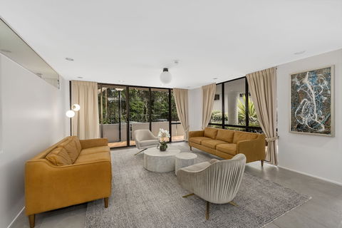 Pacific Towers Beach Resort - Sydneys Hotel 1
