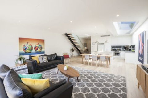 Boutique Stays Contempo - Sydneys Hotel 0