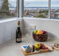 City Lights - Sydneys Hotel
