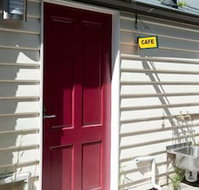 Lowena Cafe and Accommodation - Sydneys Hotel
