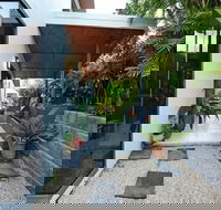 Hilltop Views - Sydneys Hotel