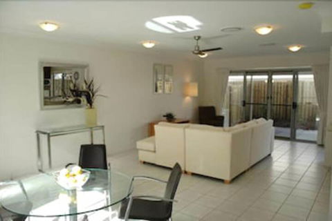 Coolum Villas - Sydneys Hotel 2