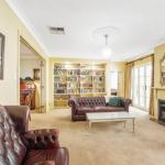 Ayr House Echuca Holiday Homes - Sydneys Hotel 0