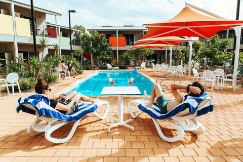 Onslow Beach Resort - Sydneys Hotel 5