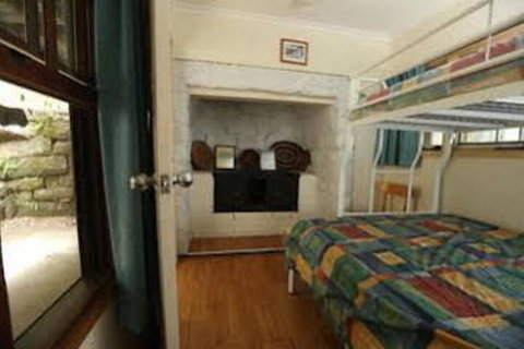 Pittwater YHA - Sydneys Hotel 3