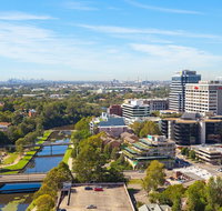Meriton Suites Church Street Parramatta - Sydneys Hotel