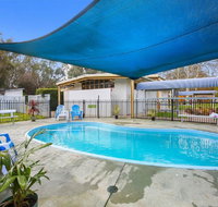 Yea Riverside Caravan Park - Sydneys Hotel