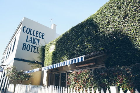 College Lawn Hotel - Hostel - Sydneys Hotel 0