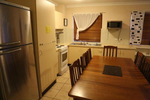 Kirwan Apartments 49 - Sydneys Hotel 5