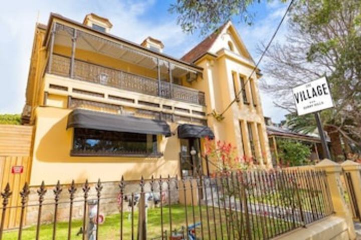 Surry Hills NSW Sydneys Hotel