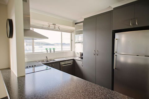 Waterfront Holiday Home Esplanade 54 - Sydneys Hotel 3