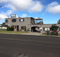Warwick Vines Motel - Sydneys Hotel