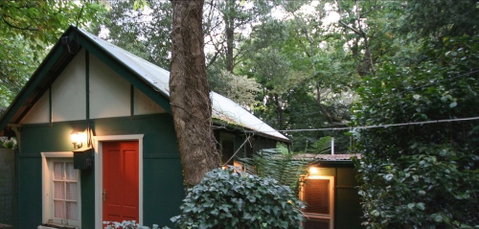 Lotus Lodges - Sydneys Hotel 0
