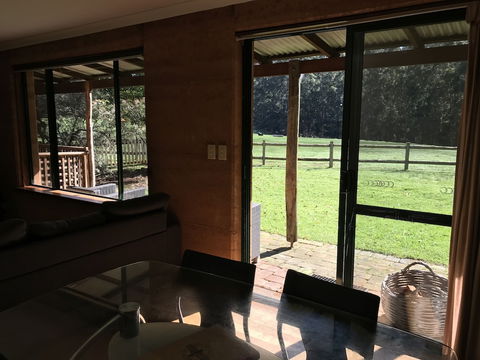 Pump Hill Farm Cottages - Sydneys Hotel 6
