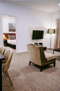 Quest Newcastle West - Sydneys Hotel 6
