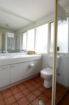 Rothbury Escape - Sydneys Hotel 6