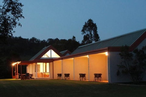 Rothbury Escape - Sydneys Hotel 3