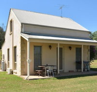 Madigan Wine Country Cottages - Sydneys Hotel