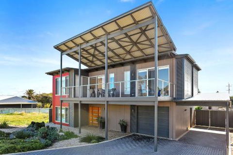 RiverSea Goolwa Beachhouse WiFi Pet Friendly - Sydneys Hotel 4