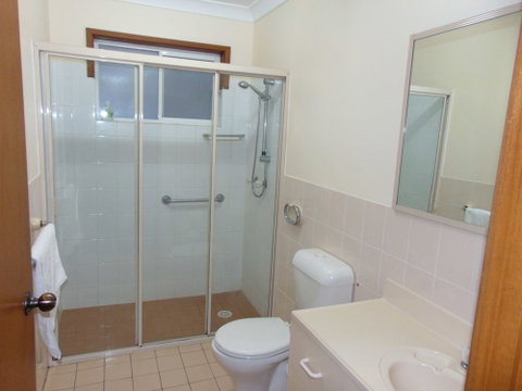 Dalmeny Shores - Sydneys Hotel 4