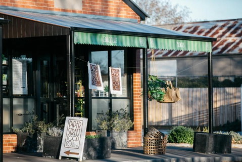 Goldies On Piper Kyneton - Sydneys Hotel 3