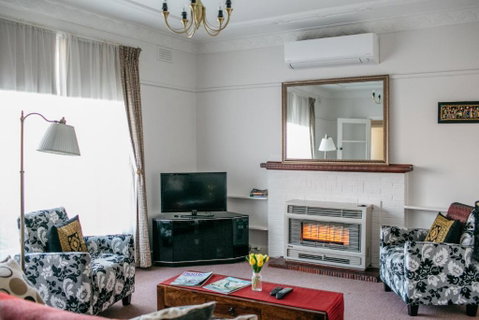 Goldies On Piper Kyneton - Sydneys Hotel 4
