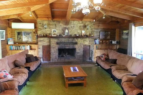 Gunyah Valley Retreat - Sydneys Hotel 5