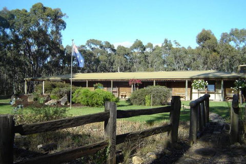 Gunyah Valley Retreat - Sydneys Hotel 4
