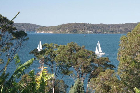 A Lakehouse Escape - Sydneys Hotel 6
