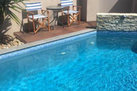 Beach Haven Poolside - Sydneys Hotel 4