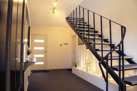 Angaston Mews Apartments - Sydneys Hotel 2