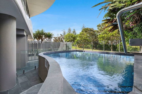 Breeze Mooloolaba - Sydneys Hotel 5