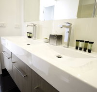 Phillip Island Towers - Sydneys Hotel