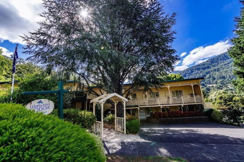 Warburton Lodge - Sydneys Hotel 0