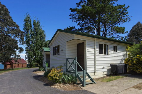Rainbow Pines Tourist Caravan Park - Sydneys Hotel 6
