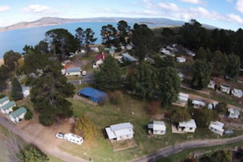 Rainbow Pines Tourist Caravan Park - Sydneys Hotel 0