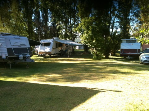 Nagambie Caravan Park & Motel - Sydneys Hotel 4