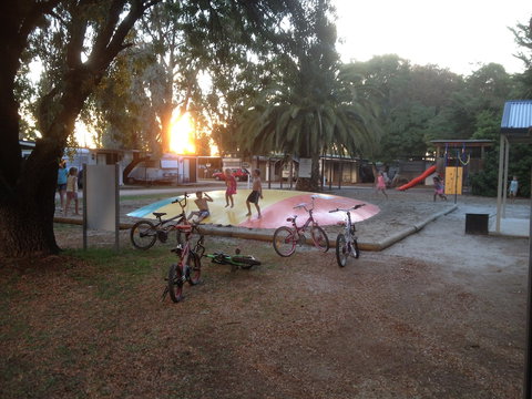 Nagambie Caravan Park & Motel - Sydneys Hotel 1