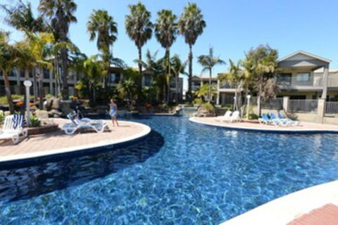Yarrawonga Waterfront Apartments - Sydneys Hotel 0