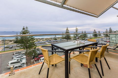 The White Pearl Penthouse - Sydneys Hotel 1