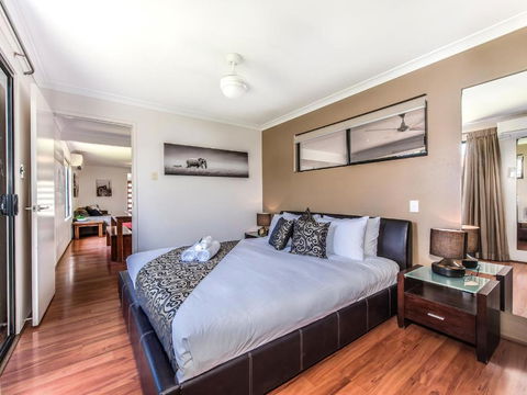 Marcoola House Pet Friendly Sunshine Coast - Sydneys Hotel 2