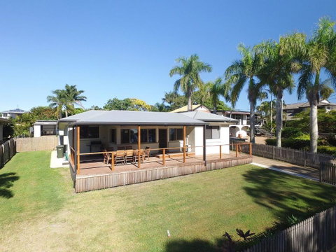 Sandy Footprints - Sydneys Hotel 2