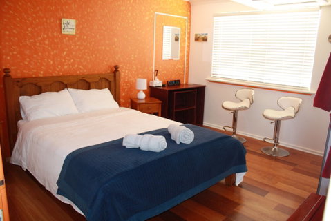 Shark Bay B & B - Sydneys Hotel 4