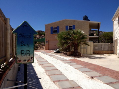 Shark Bay B & B - Sydneys Hotel 0
