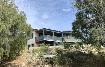 Meelup Ridge - Sydneys Hotel 0
