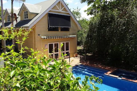 Jacaranda Lodge B&B - Sydneys Hotel 0