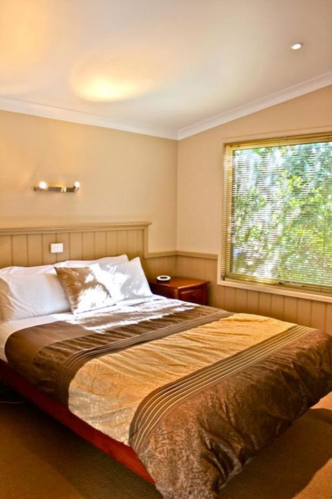 Autumn Leaf Cottage 1 - Sydneys Hotel 3
