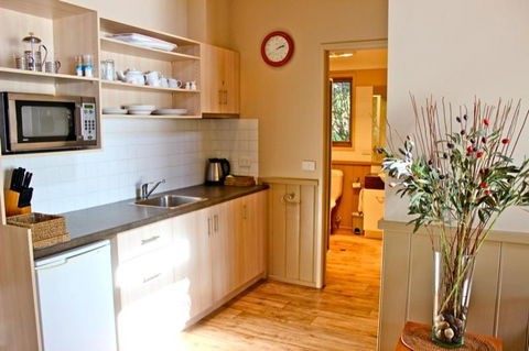 Autumn Leaf Cottage 1 - Sydneys Hotel 4